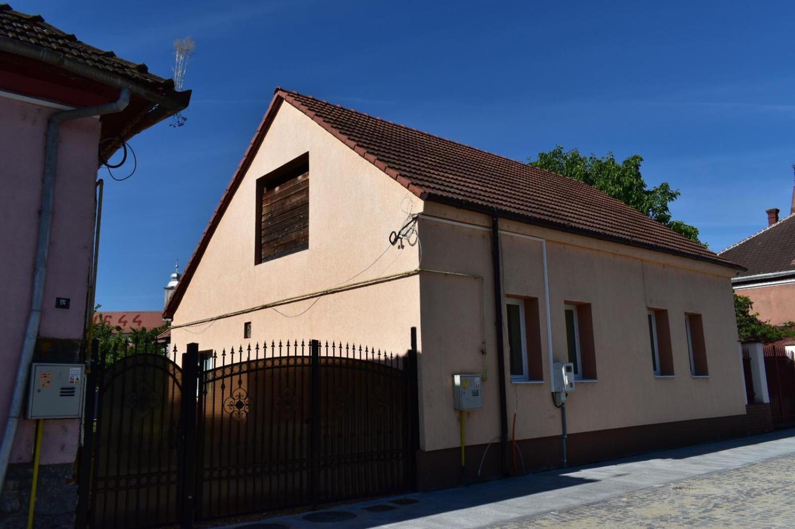 Transilvania Rent Hunedoara Exterior foto