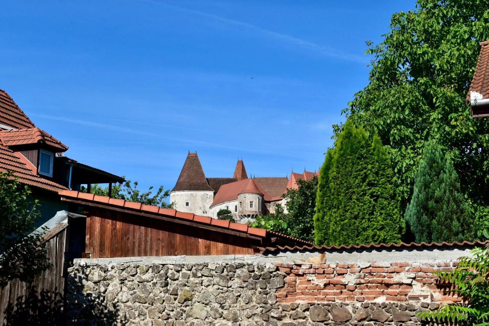 Transilvania Rent Hunedoara Exterior foto
