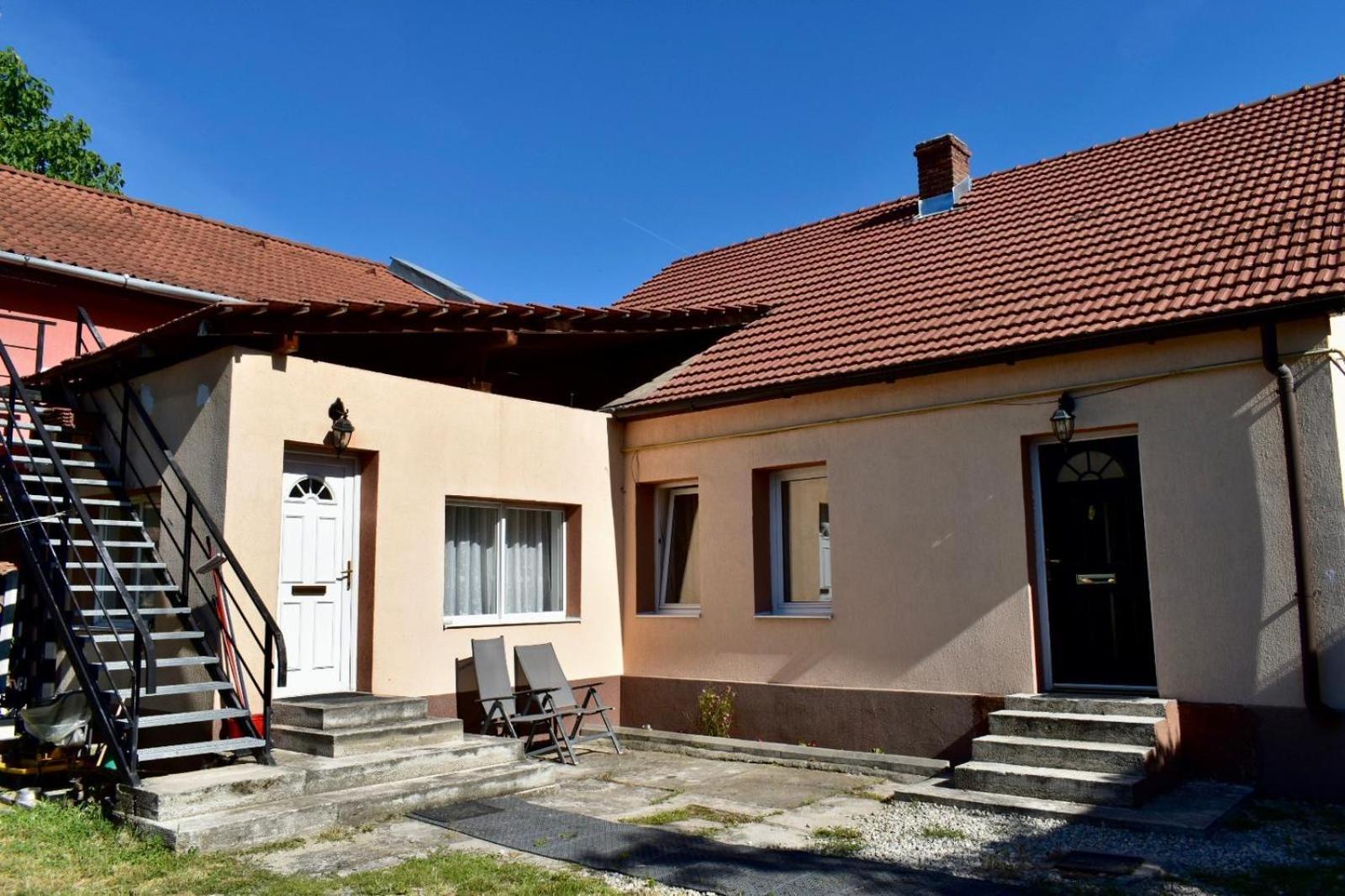 Transilvania Rent Hunedoara Exterior foto